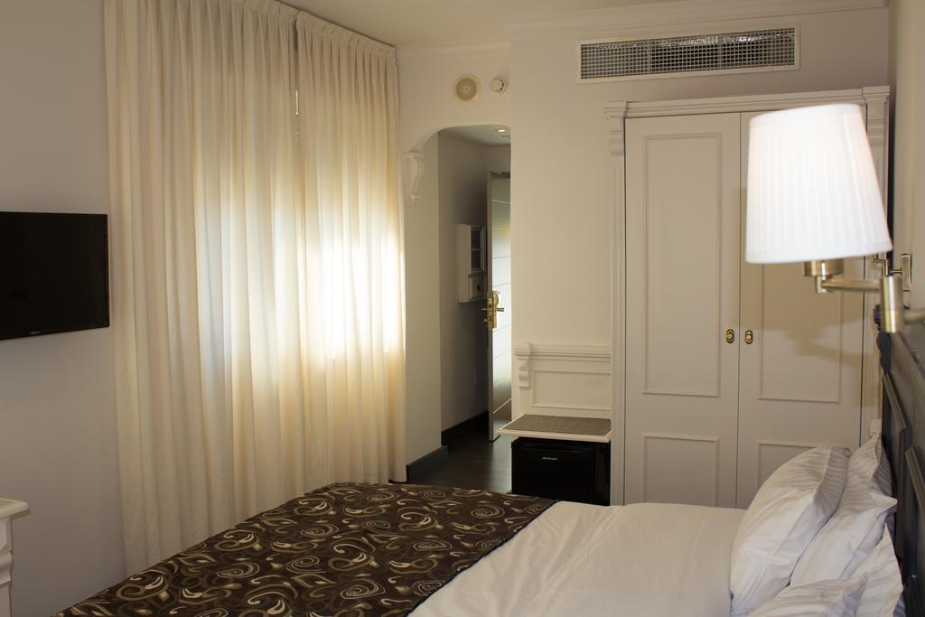 Avent Verahotel מראה חיצוני תמונה